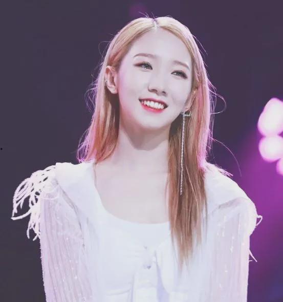 关于孟美岐最新爆料,揭秘她背后的故事与成长历程 第2张 关于孟美岐最新爆料,揭秘她背后的故事与成长历程 第2张